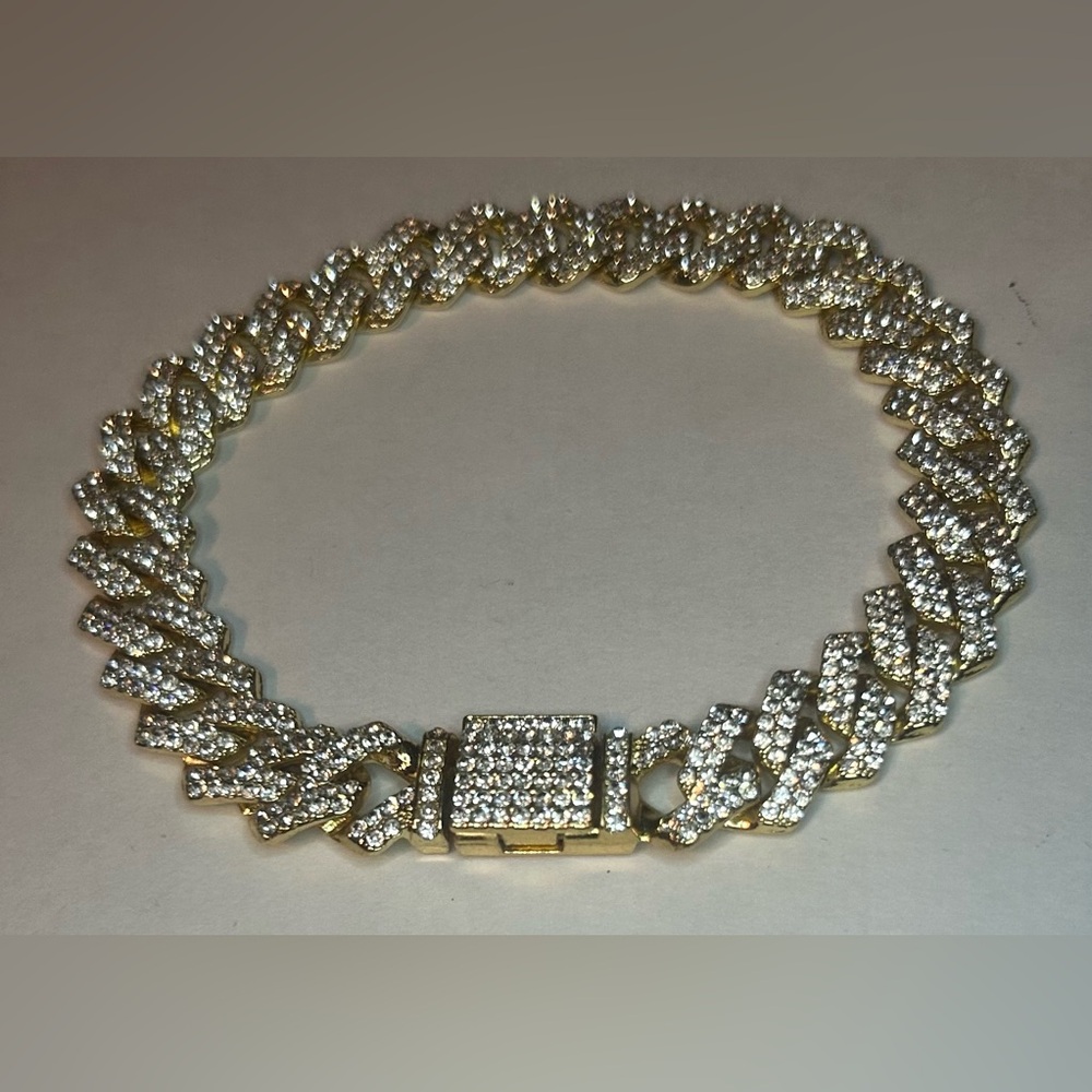 Dazzling Gold Women's Bracelet With Clear Crystal Accents